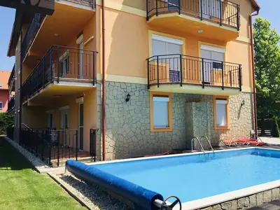 Móricz Apartmanok Siófok – épület és udvar, 11. kép
